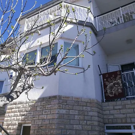 Ban Apartment